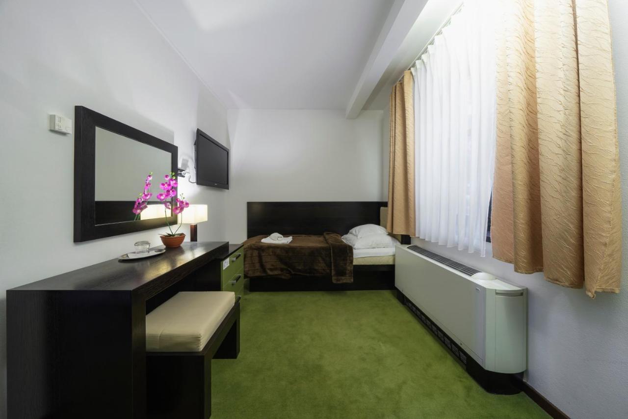 Hotel Astory Pilsen Exterior photo